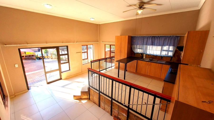 6 Bedroom Property for Sale in Ifafi North West
